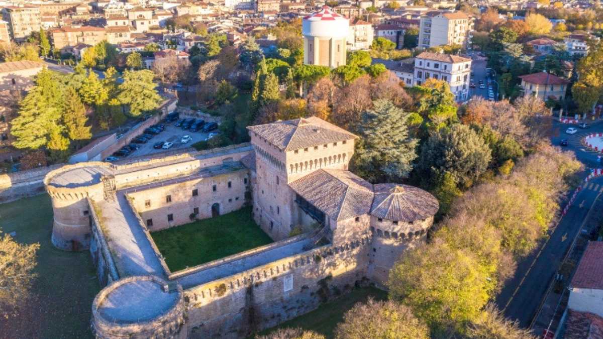 Scopri Forlì: Musei, Parchi e Gite Fuori Porta