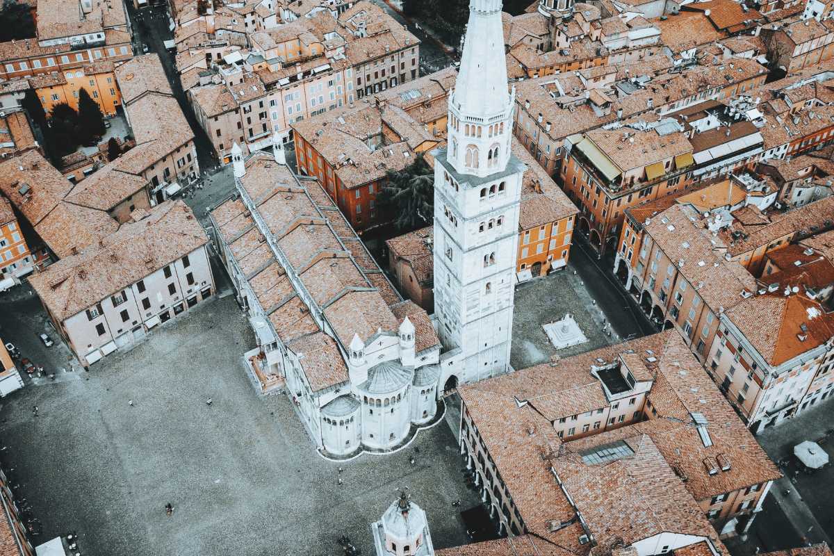 Vista panoramica di Modena con il Duomo e la Torre Ghirlandina