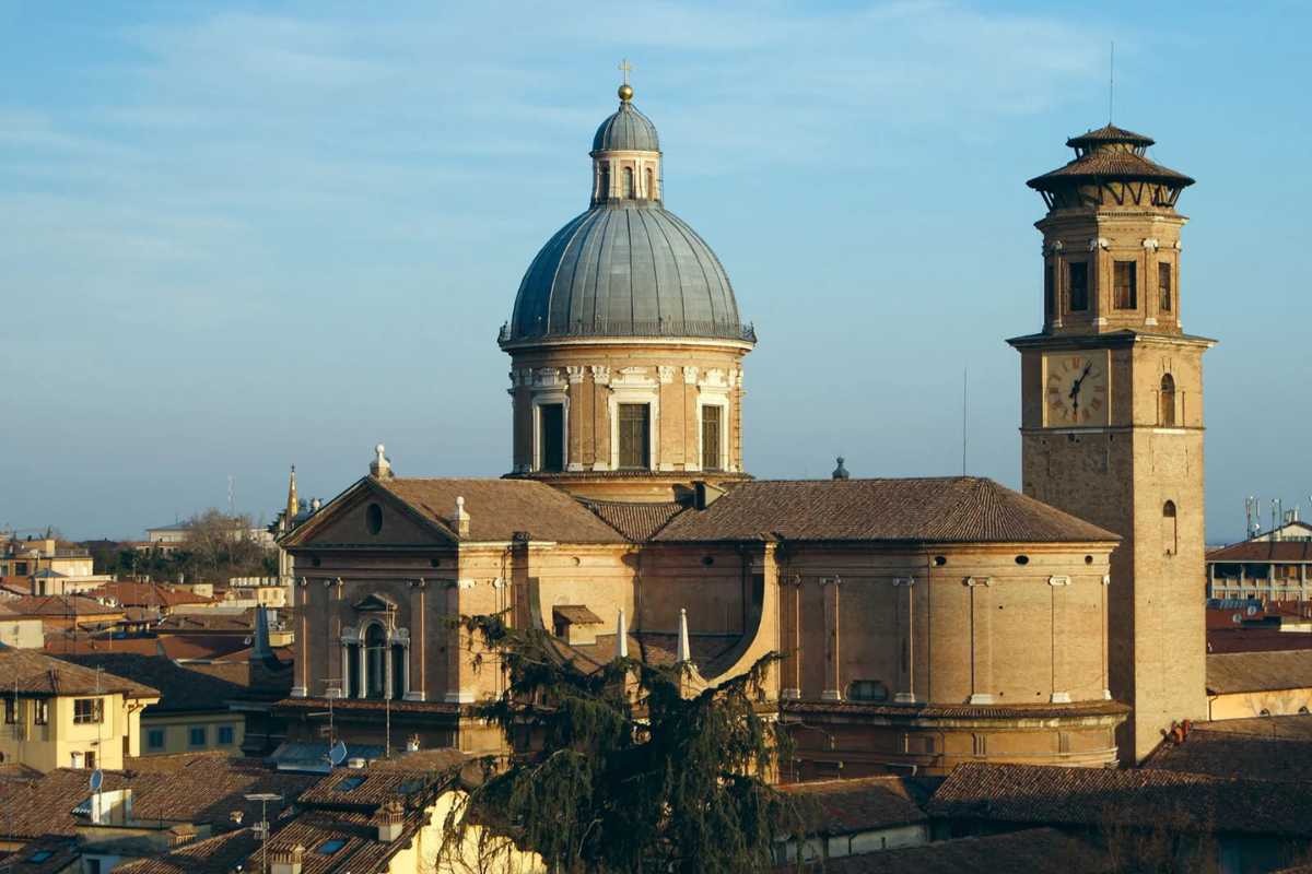 Dettaglio architettonico della stazione AV Mediopadana di Reggio Emilia