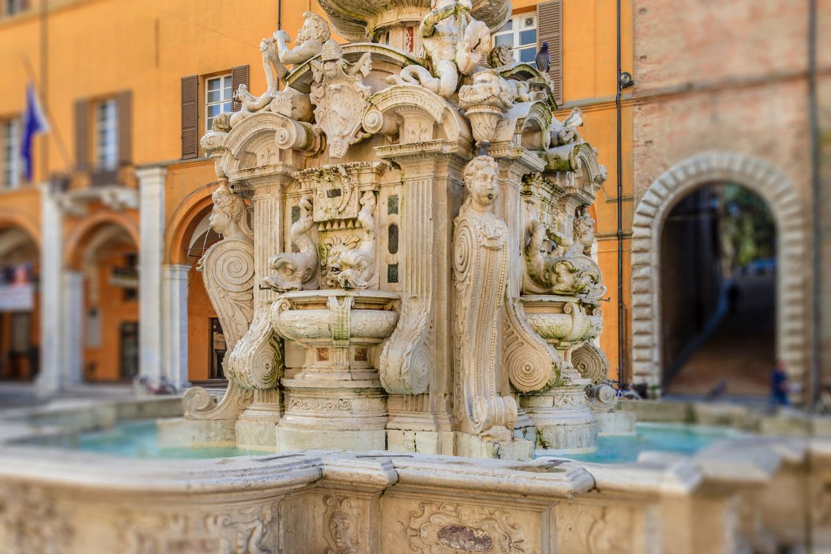 Vista panoramica di Cesena con la Biblioteca Malatestiana e le colline circostanti